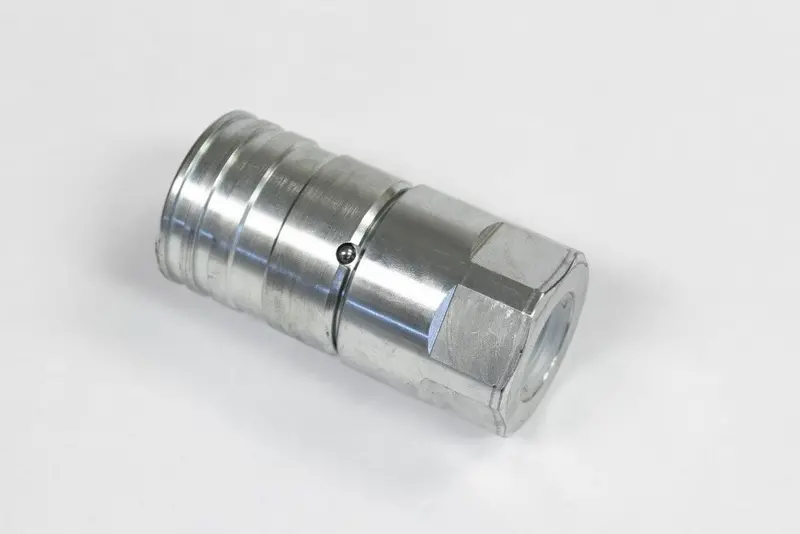 Female Flat-Face Hydraulic Coupler – 3/4 In Body, #12 O-Ring (Compatible With Kubota 75-3) 1
